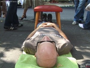 under-feet-duesseldorf-09